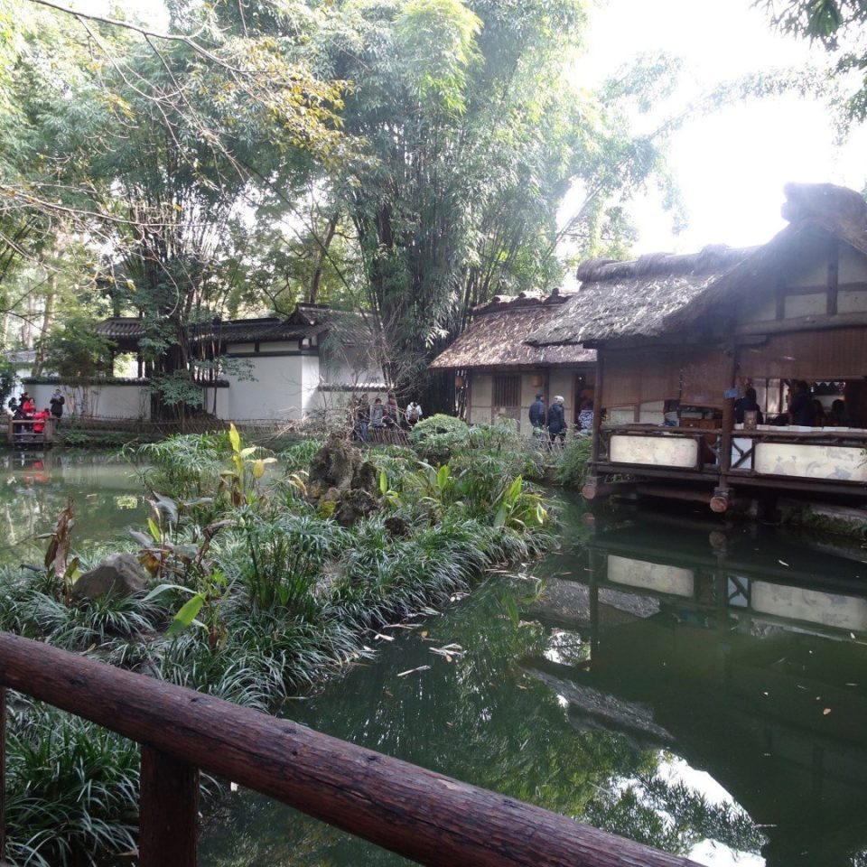 Dufu-Thatched-Cottage