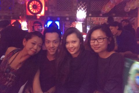 InternChina-At-Helens-bar