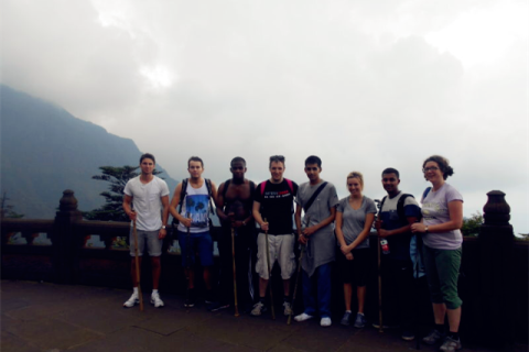 InternChina-At-the-top-of-Emei-mountain
