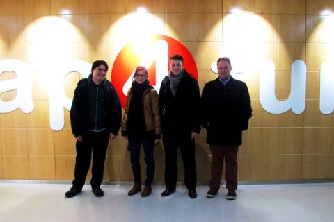 InternChina-staff-with-interns