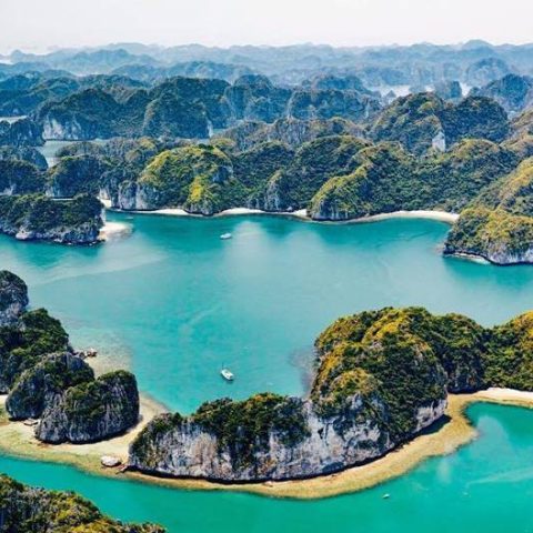 Vietnam_-_Halong_Bay_2