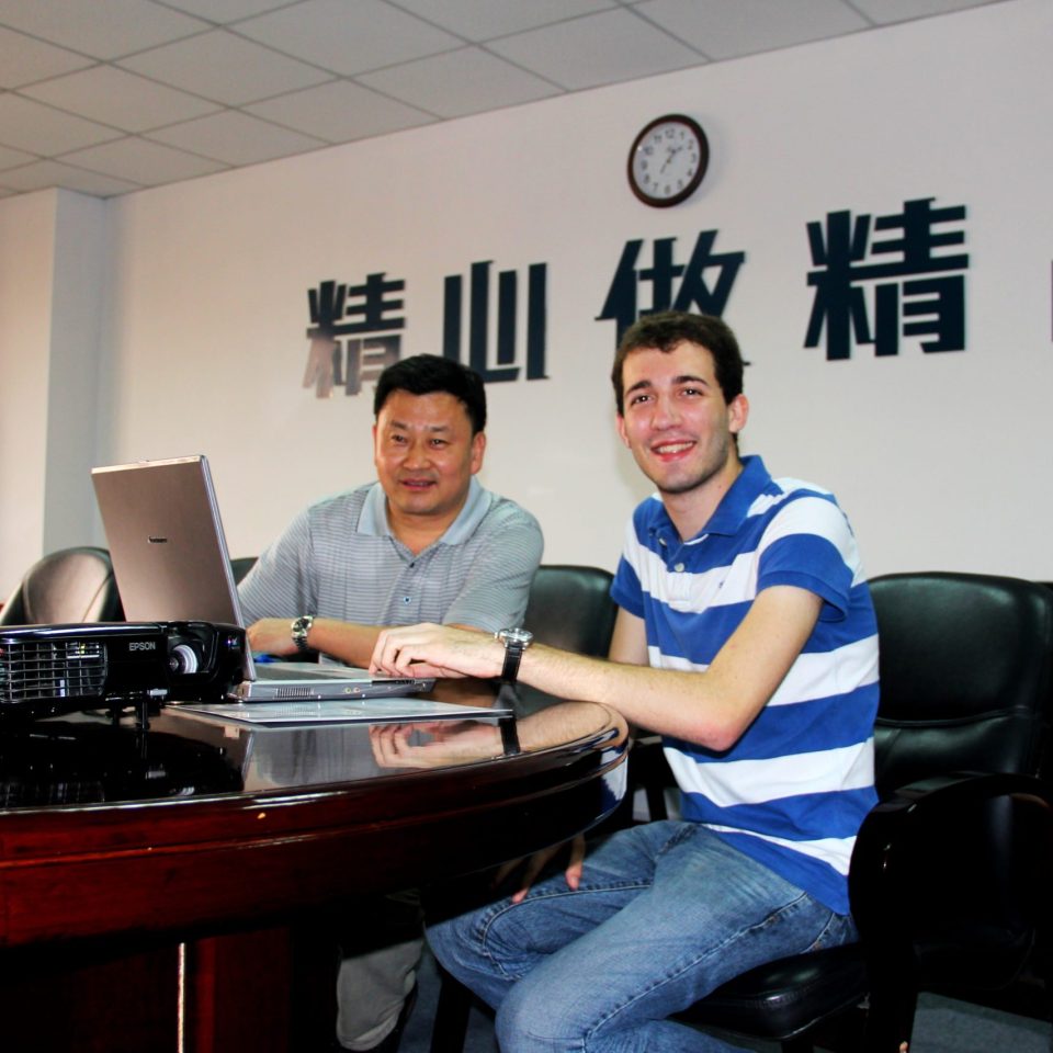 what is a marketing internship