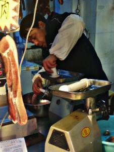 InternChina - how to make good sausages in China